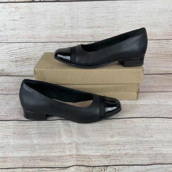 Clarks Juliet Monte Womens Sz 6.5M Heels Black Leather - Picture 1 of 11